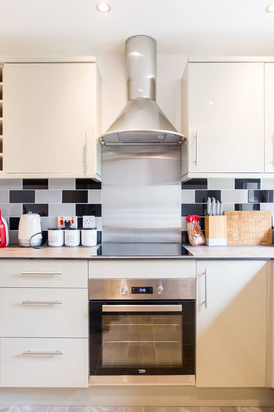 Cottage, 2 Bedrooms | Private kitchen | Full-size fridge, microwave, stovetop, dishwasher