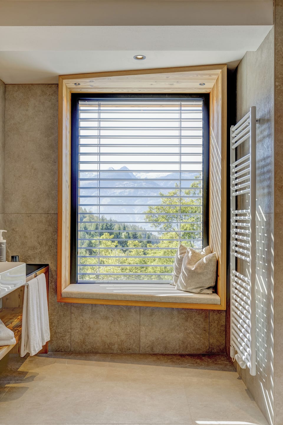 Executive Room | In-room safe, desk, blackout drapes, soundproofing