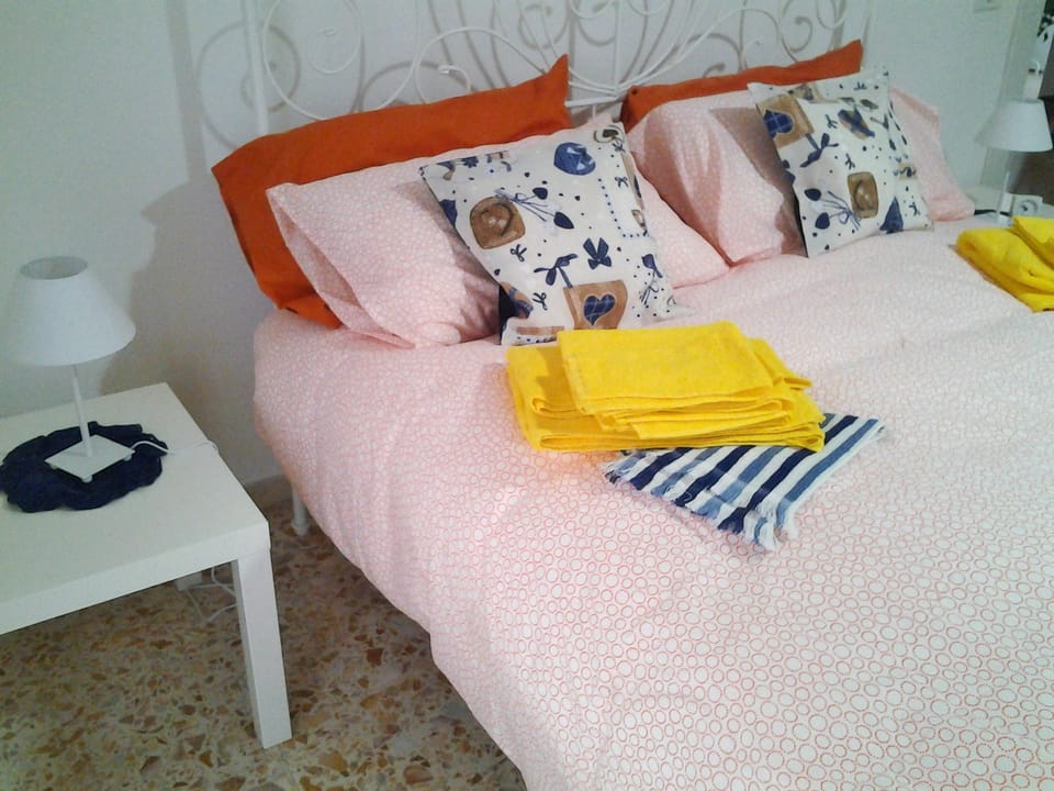 Deluxe Double Room, 1 Queen Bed, Balcony, City View | Desk, blackout drapes, iron/ironing board, free WiFi