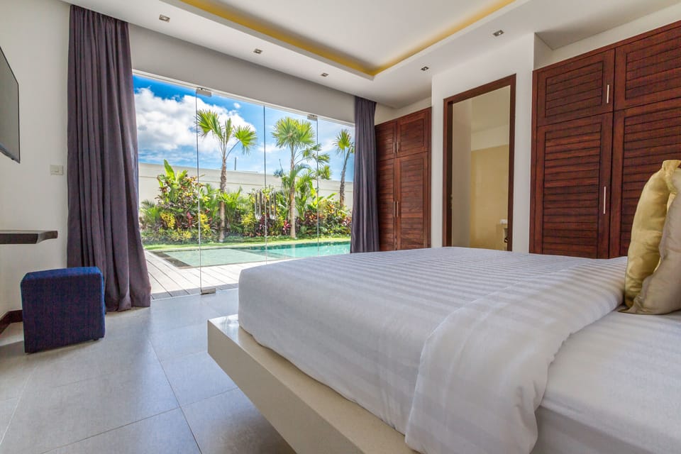 Family Villa, 3 Bedrooms, Non Smoking, Pool View | 3 bedrooms, minibar, desk, free WiFi