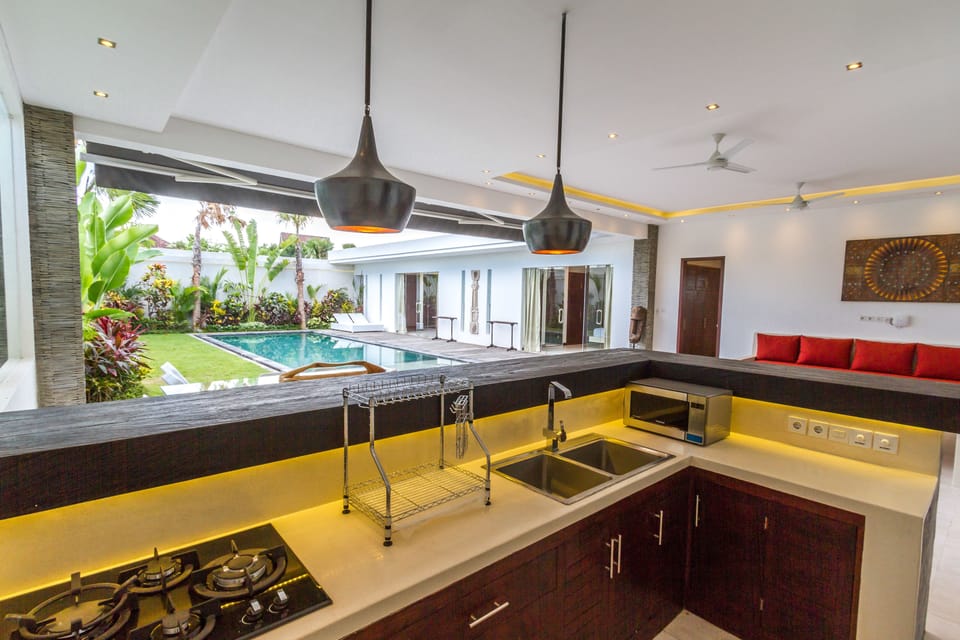 Family Villa, 3 Bedrooms, Non Smoking, Pool View | Private kitchen | Fridge, stovetop, electric kettle, cookware/dishes/utensils