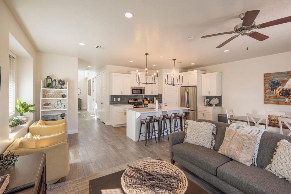 House, Multiple Beds, Pool View (Snow Canyon Escape) | Living area | Flat-screen TV, DVD player