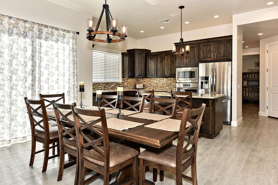 House, Multiple Beds, Pool View (Stay On Course) | Dining
