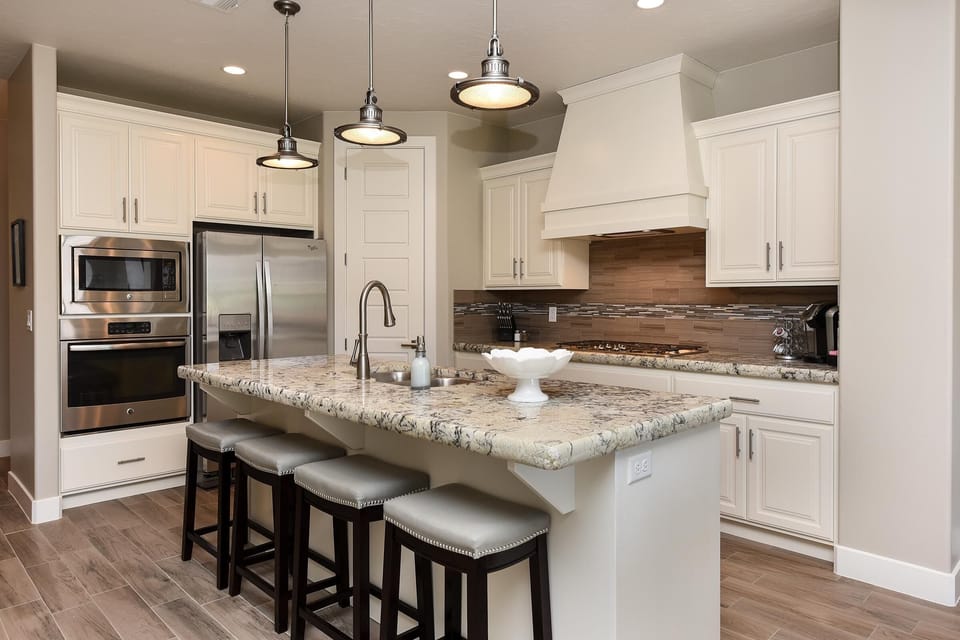 House, Multiple Beds, Golf View (Retreat On The Green) | Private kitchen | Full-size fridge, microwave, oven, coffee/tea maker