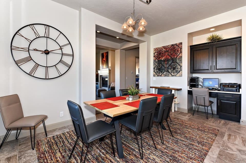 House, Multiple Beds, Mountain View (Red Rock Retreat) | Dining