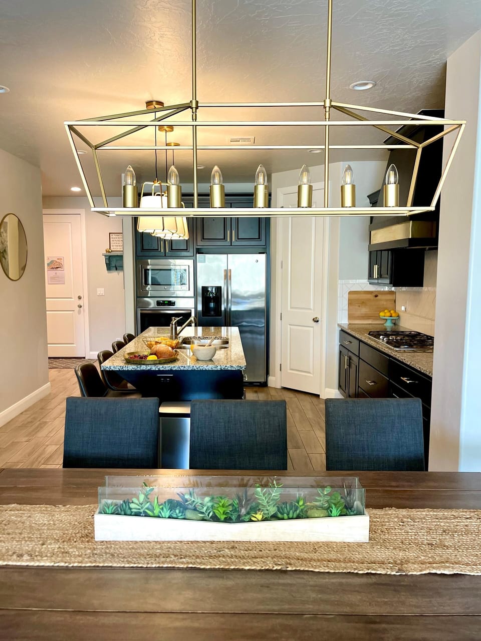 House, Multiple Beds, Mountain View (Angels Landing) | Dining