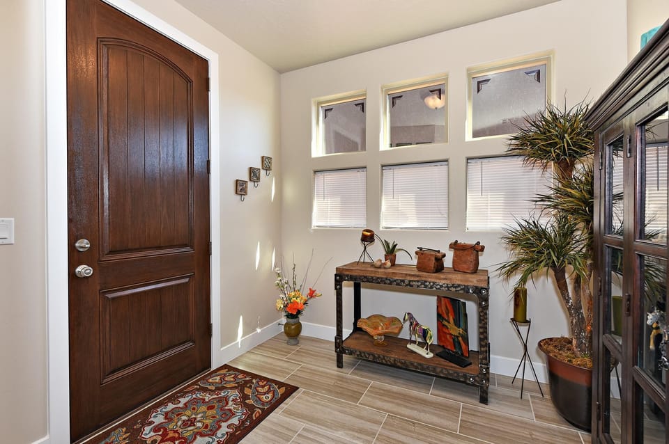 House, Multiple Beds, Mountain View (The Painted Horse) | Interior