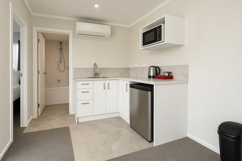Superior Room, 1 Bedroom, Bathtub | Private kitchen | Fridge, microwave, stovetop, coffee/tea maker