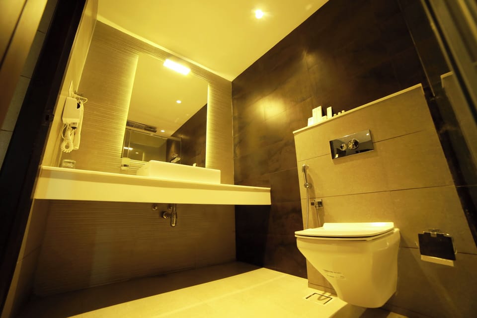 Premium Villa | Soundproofing, iron/ironing board, free WiFi