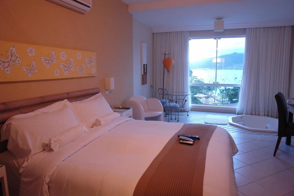 Superior Room | Minibar, in-room safe, iron/ironing board, free WiFi