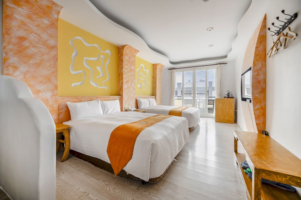 Superior Quadruple Room, Bathtub | Blackout drapes, soundproofing, free WiFi