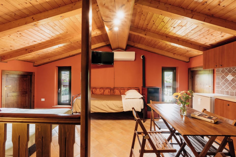 Family Room, 2 Bedrooms (6 people) | Egyptian cotton sheets, premium bedding, minibar, WiFi (free)