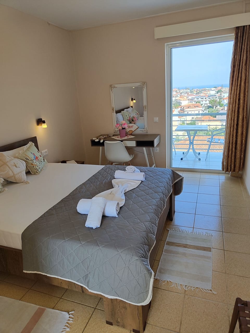 Studio, Sea View | Soundproofing, iron/ironing board, free WiFi, bed sheets