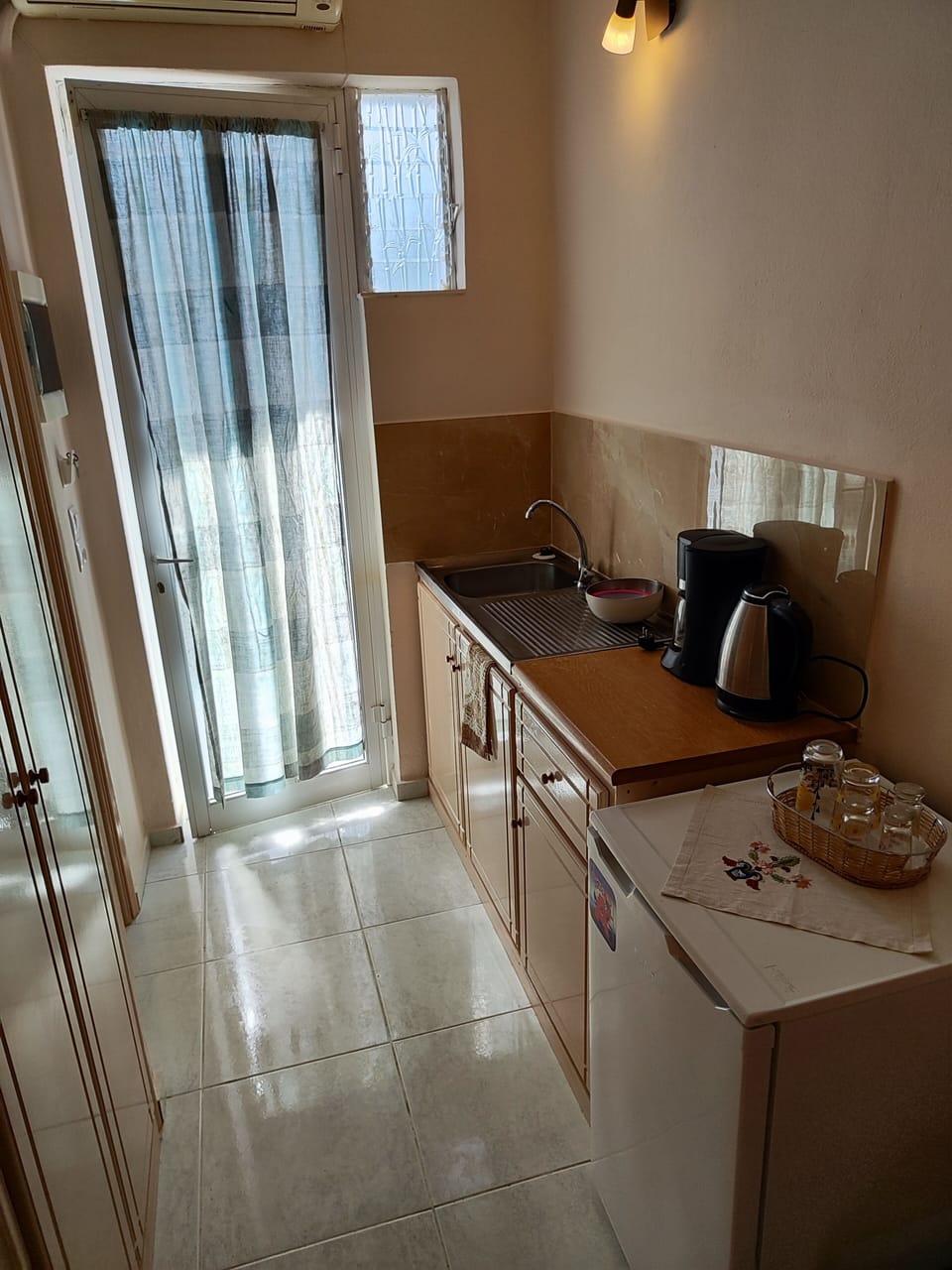 Studio, Sea View | Soundproofing, iron/ironing board, free WiFi, bed sheets