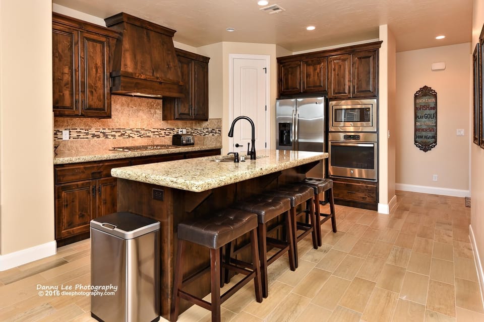 House, Multiple Beds, Mountain View (Red Rock Vista) | Private kitchen | Full-size fridge, microwave, oven, stovetop
