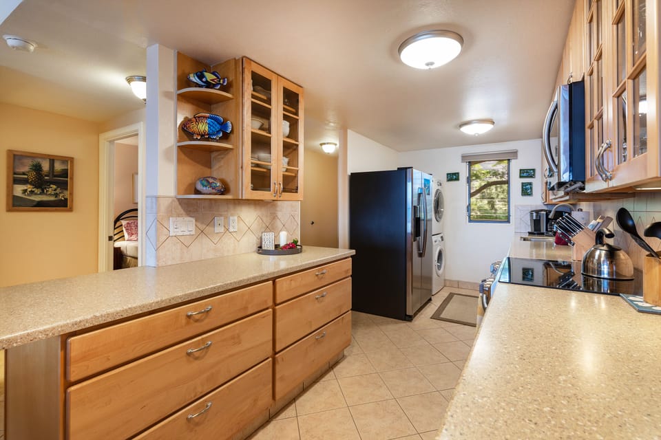 Lauloa 309 Kitchen