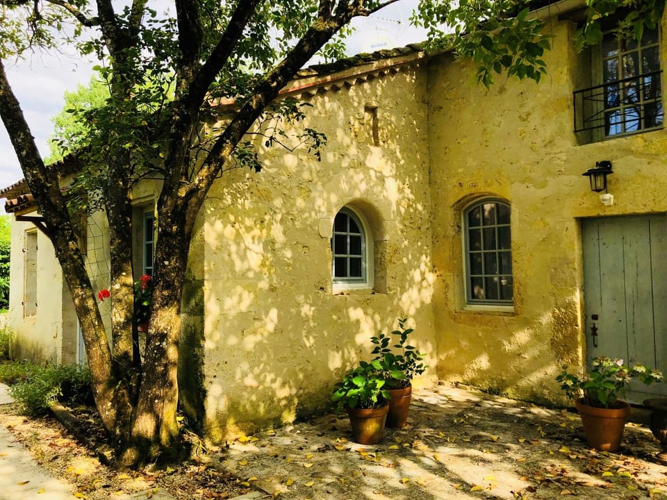 Shady side terrace