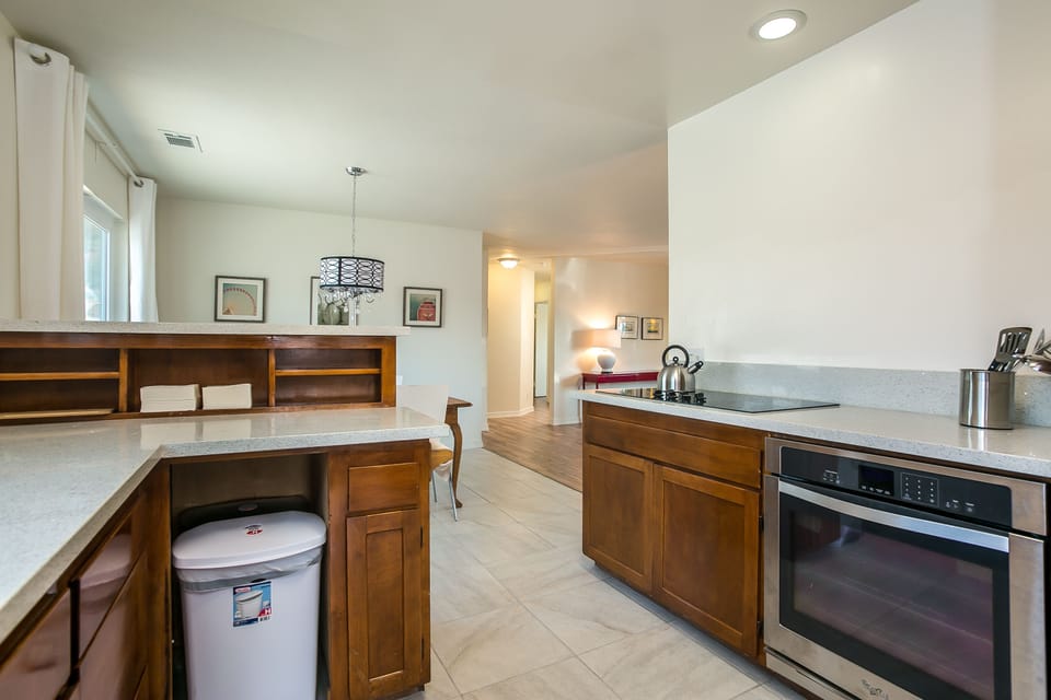 Kitchen - Cooktop and Oven