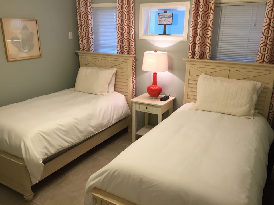 Twin bedroom