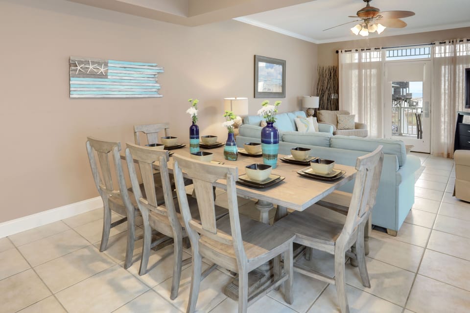 Dining room with room for at least 8 plus 3 at bar