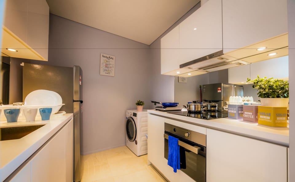 Apartment, 3 Bedrooms | Private kitchenette | Full-size fridge, microwave, stovetop, electric kettle