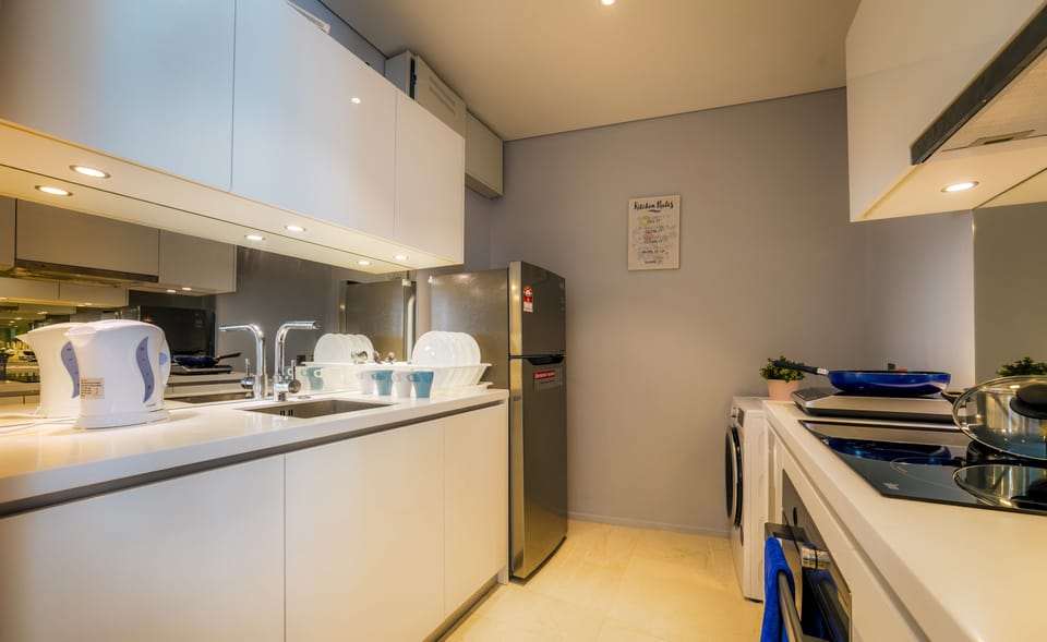 Apartment, 3 Bedrooms | Private kitchenette | Full-size fridge, microwave, stovetop, electric kettle