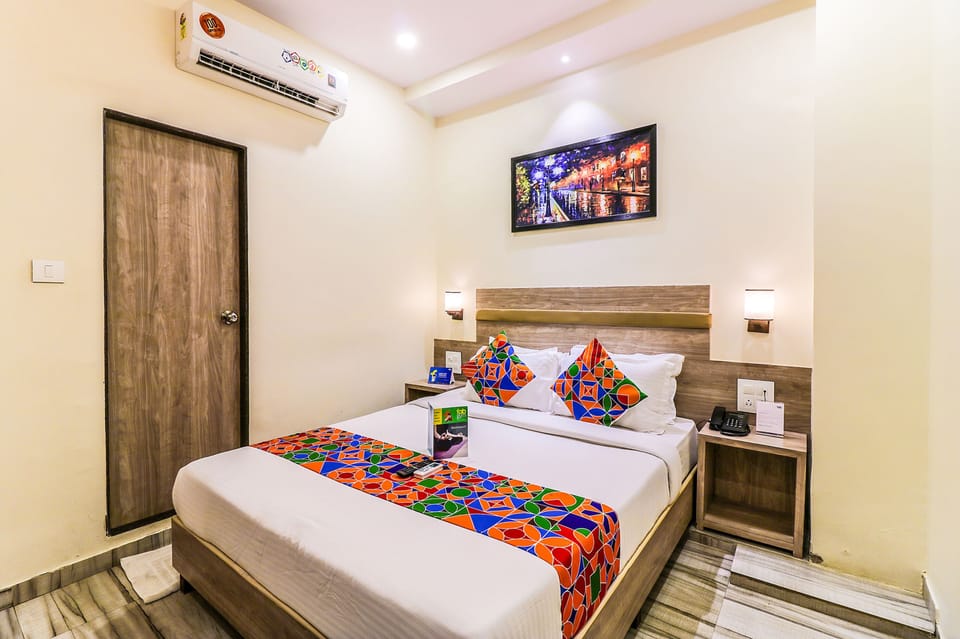 Premium bedding, desk, soundproofing, free WiFi