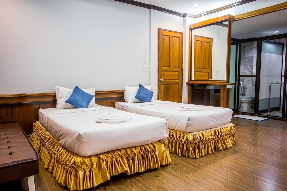 Standard Twin Room | Desk, free WiFi, bed sheets