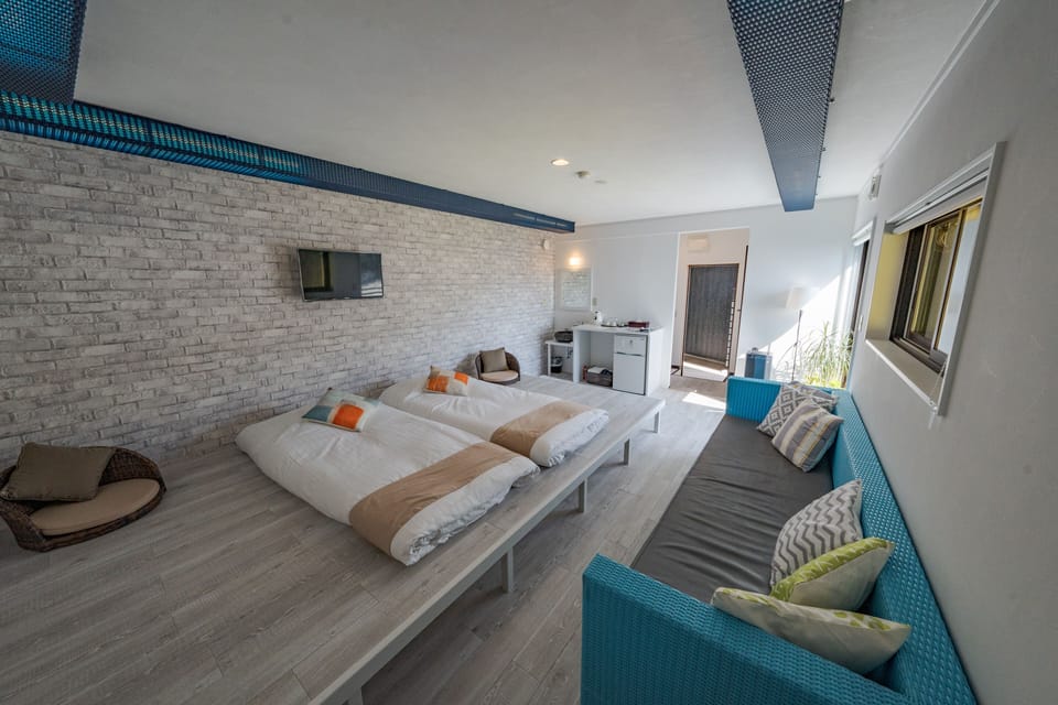 WiFi (free), bed sheets