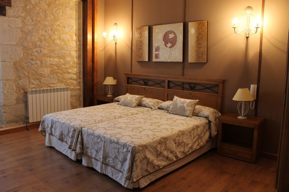 Double or Twin Room | Desk, blackout drapes, free WiFi, bed sheets