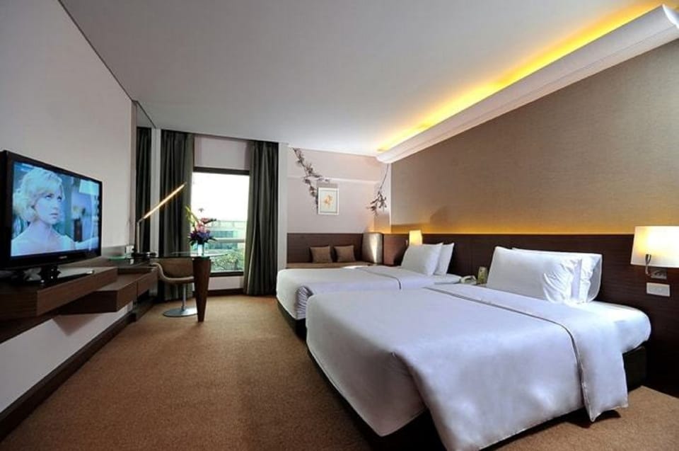 Superior Room, 1 Double Bed | Minibar, in-room safe, desk, free WiFi