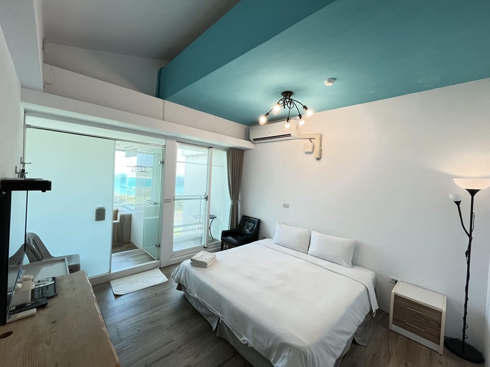 Romantic Room, Balcony, Beachfront | Blackout drapes, soundproofing, free WiFi, bed sheets
