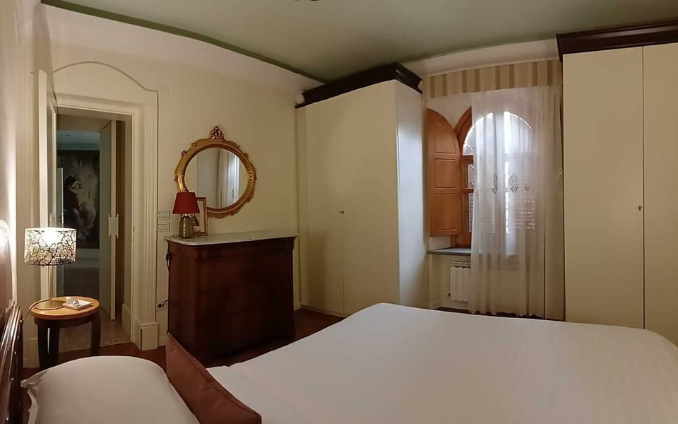 Luxury Condo, 2 Bedrooms | 2 bedrooms, individually decorated, individually furnished, desk