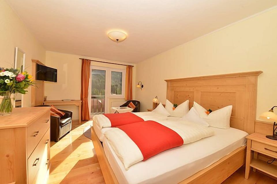 Standard Double Room, Balcony, Annex Building | In-room safe, free cribs/infant beds, rollaway beds, free WiFi