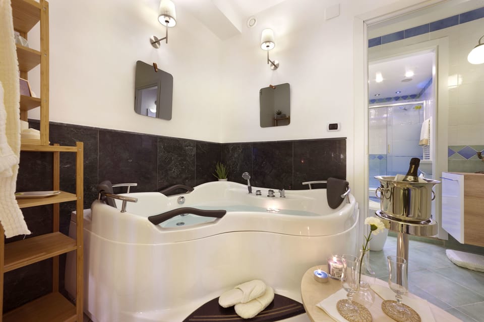 Junior Suite, Jetted Tub | Jetted tub