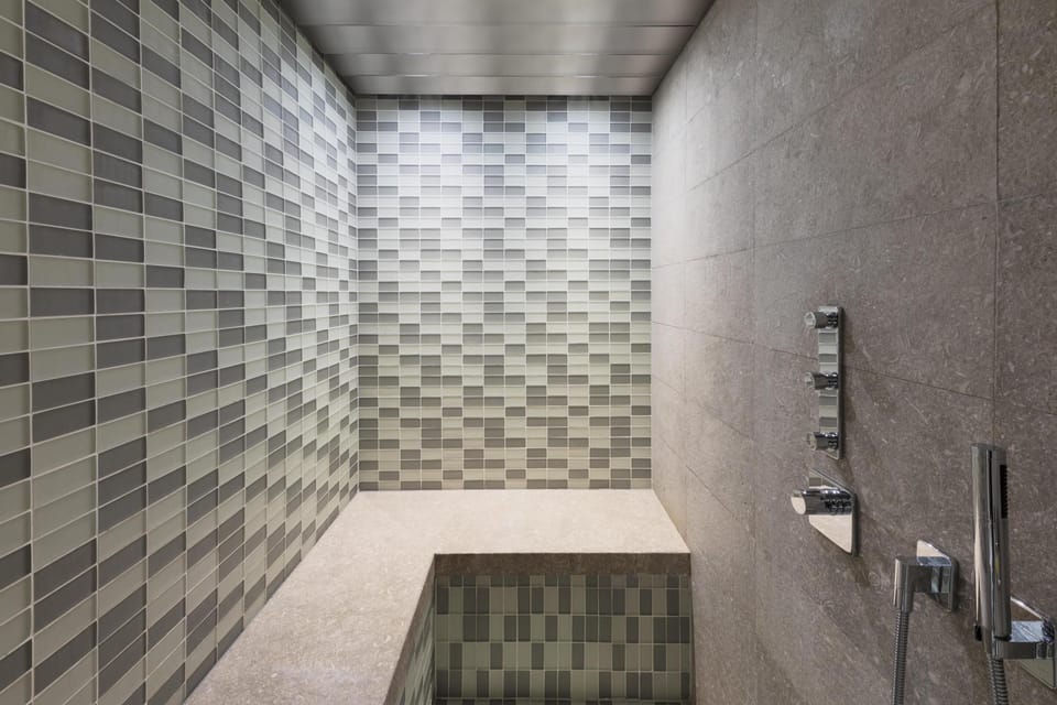 Executive Suite (Park) | Bathroom | Separate tub and shower, rainfall showerhead, eco-friendly toiletries