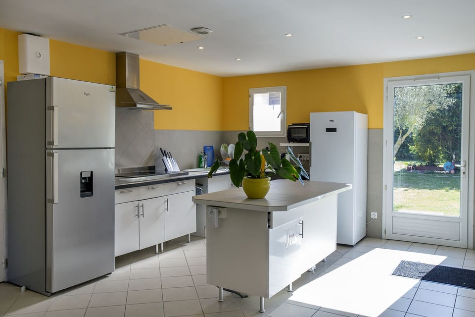 Shared fridge, microwave, stovetop, highchair