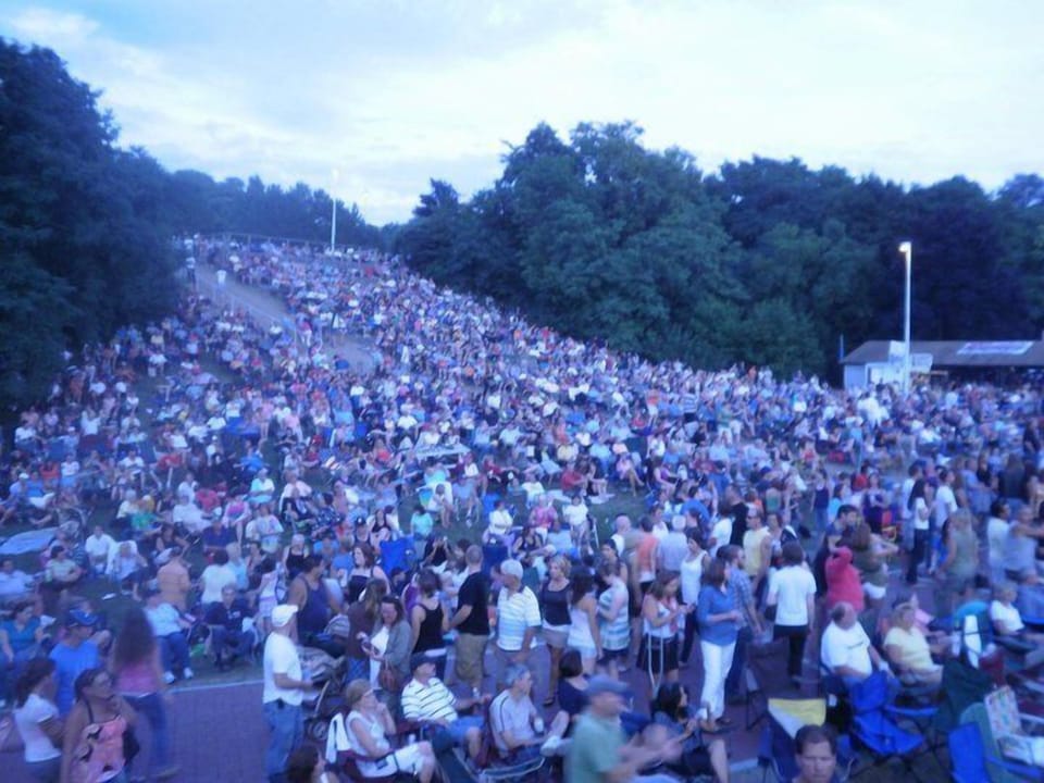 ZZ Top Concert in Lewsito,. free, every Tuesday