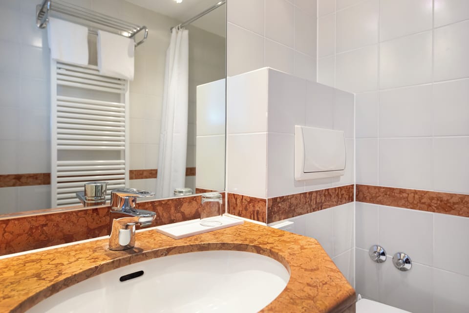 Hair dryer, towels