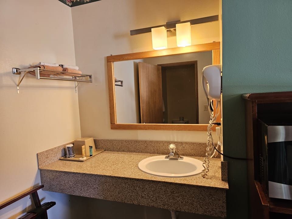 Cle Elum Travelers Inn Motel in Cle Elum
