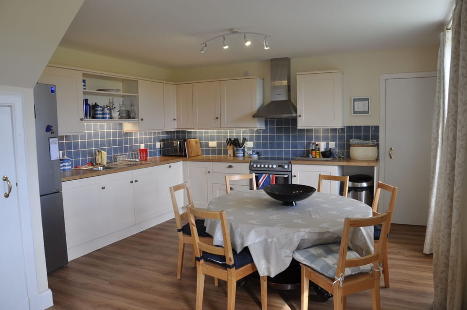 Kitchen & Dining Table