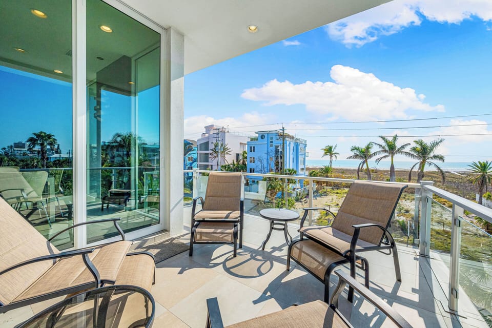 House, Multiple Beds, Beach View (Lookout) | Balcony