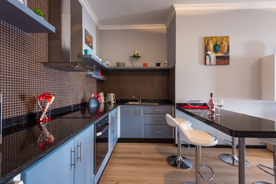 fully fitted kitchen