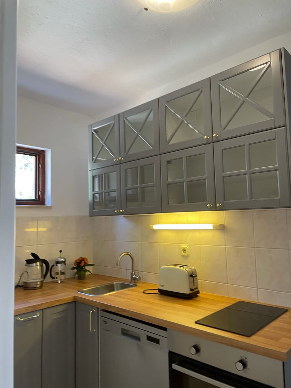 Kitchen downstairs with dishwasher 