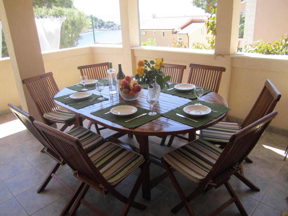 Outdoor table for 10