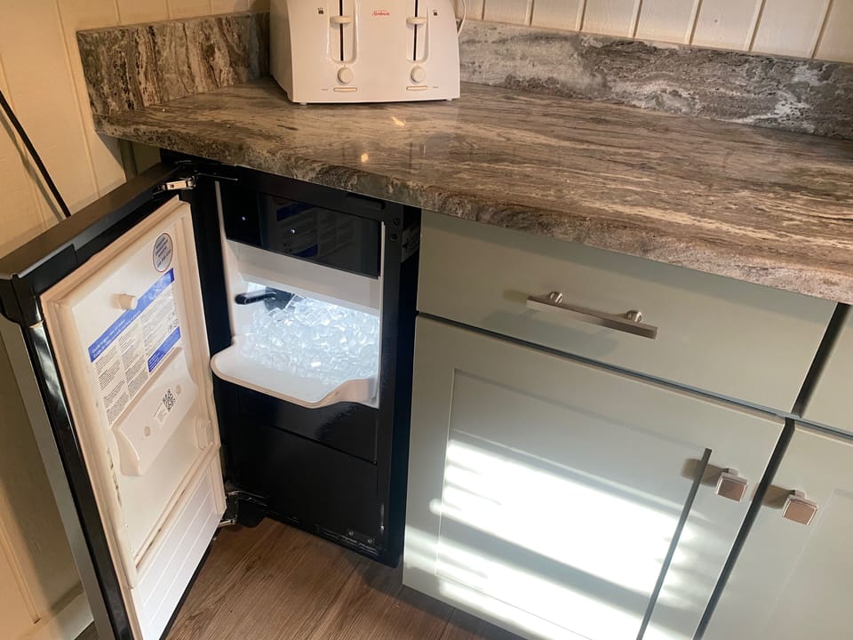 Built in ice maker in the kitchen