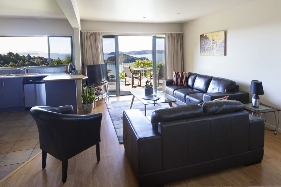 Apartment | Premium bedding, in-room safe, free WiFi, bed sheets