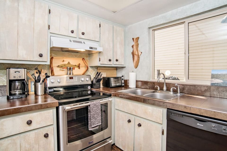 Well equipped kitchen