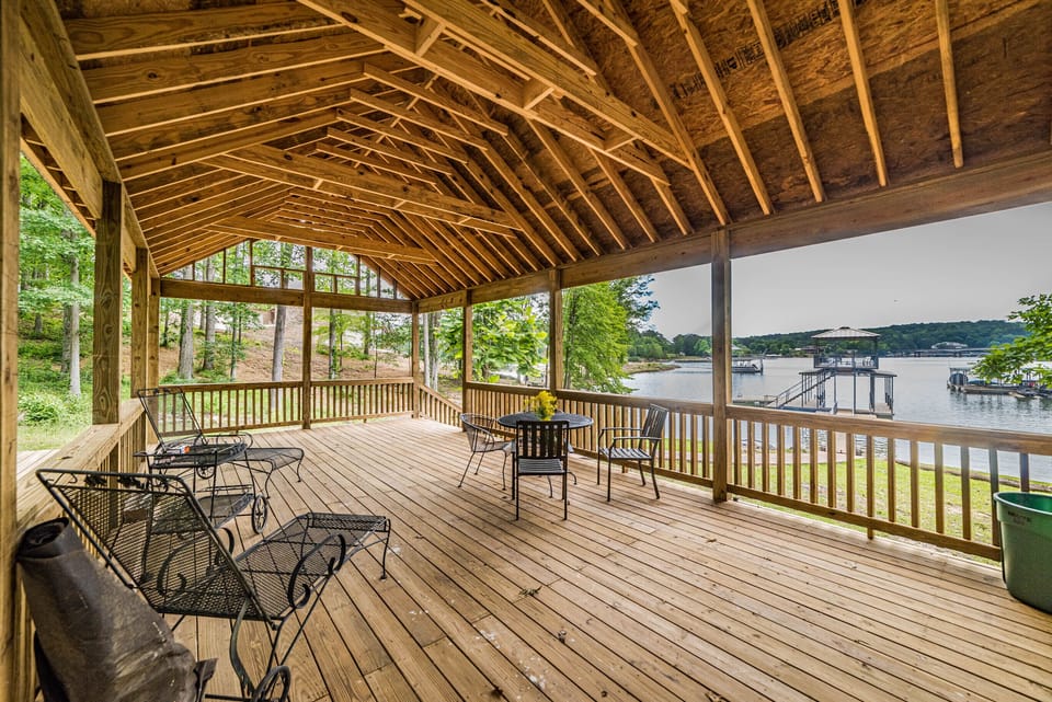 16 x 32 Waterside Pavilion