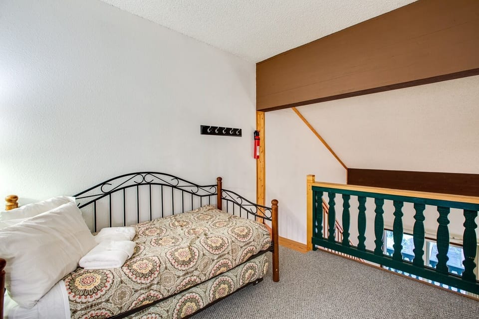 Condo, 1 Bedroom | 1 bedroom, free WiFi